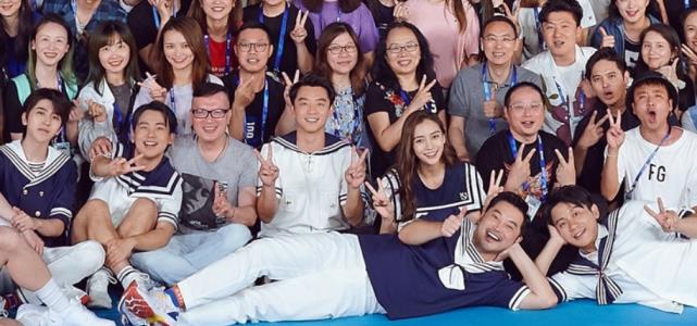 奔跑吧兄弟|baby《跑男》收官照火了，当照片特意放大十倍，才知道她多自信！