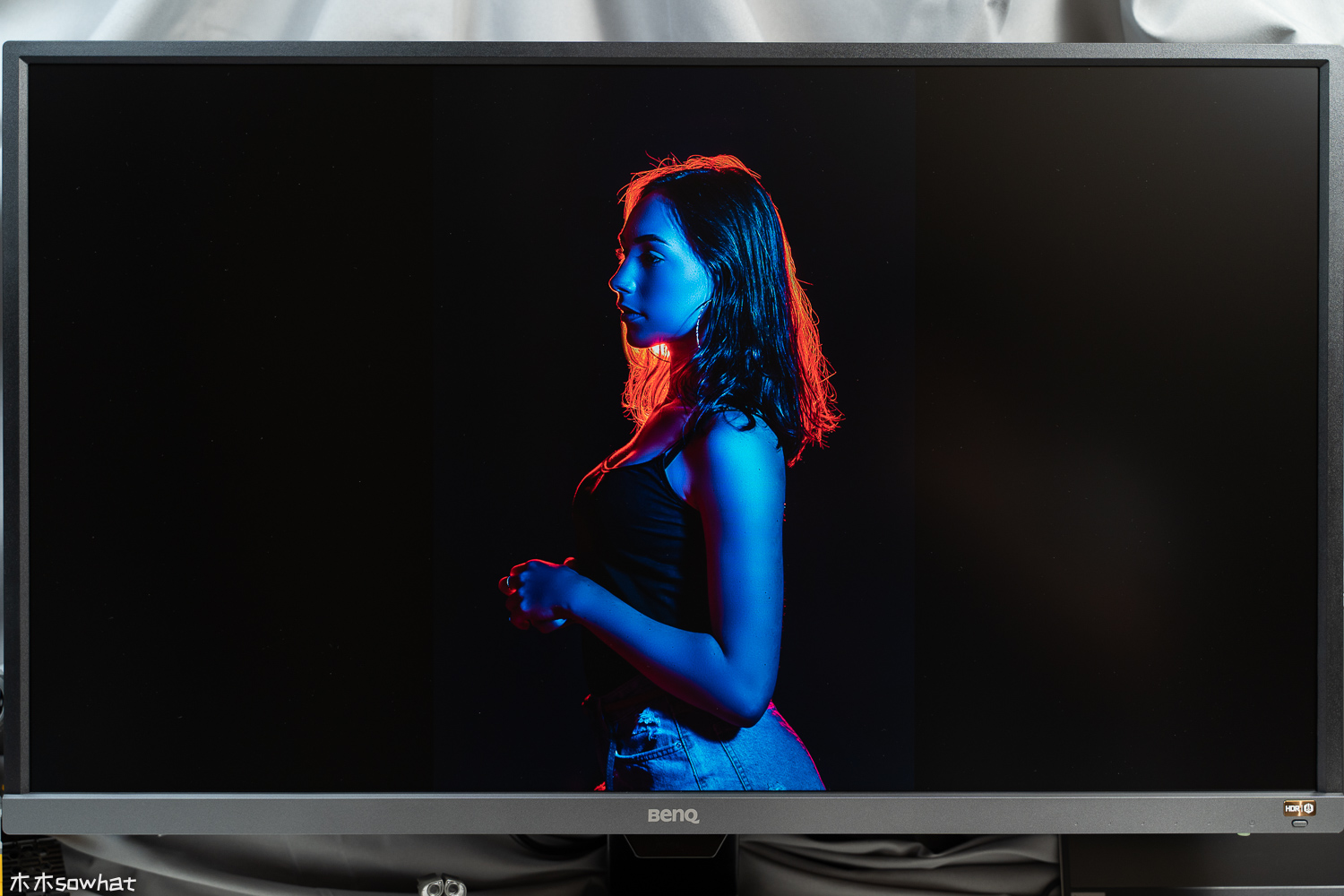 hdr|32寸+4K+HDR10，大屏搭配迷你主机搭建极简桌面