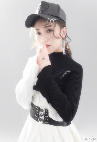 贾玲|跟师兄王金龙离婚，再嫁原配师弟，曾比贾玲还红的丫蛋如今成这样