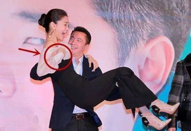 赵本山|因漂亮被赵本山看中,却因为拒绝陪酒被封杀,现在在农村教书!