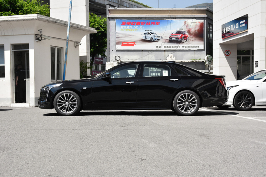 奔驰|再跌9万，廉价到奔驰E害怕，起步2.0T+BOSE音响，不屑奥迪A6