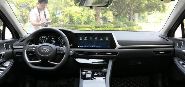 本田雅阁|手握18万,开完现代索纳塔,再换到本田雅阁上,差距一目了然!