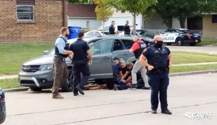 警察|一觉醒来，我们又要见证历史了！