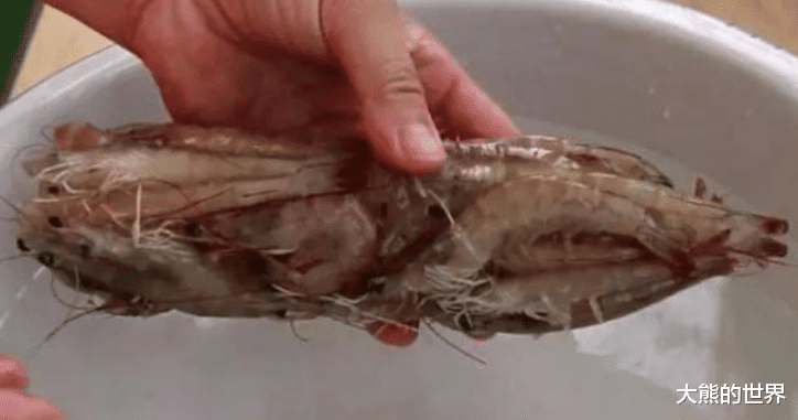 |保存大虾,不能直接冻冰箱!老渔民教你3招,1年不坏,和鲜虾一样