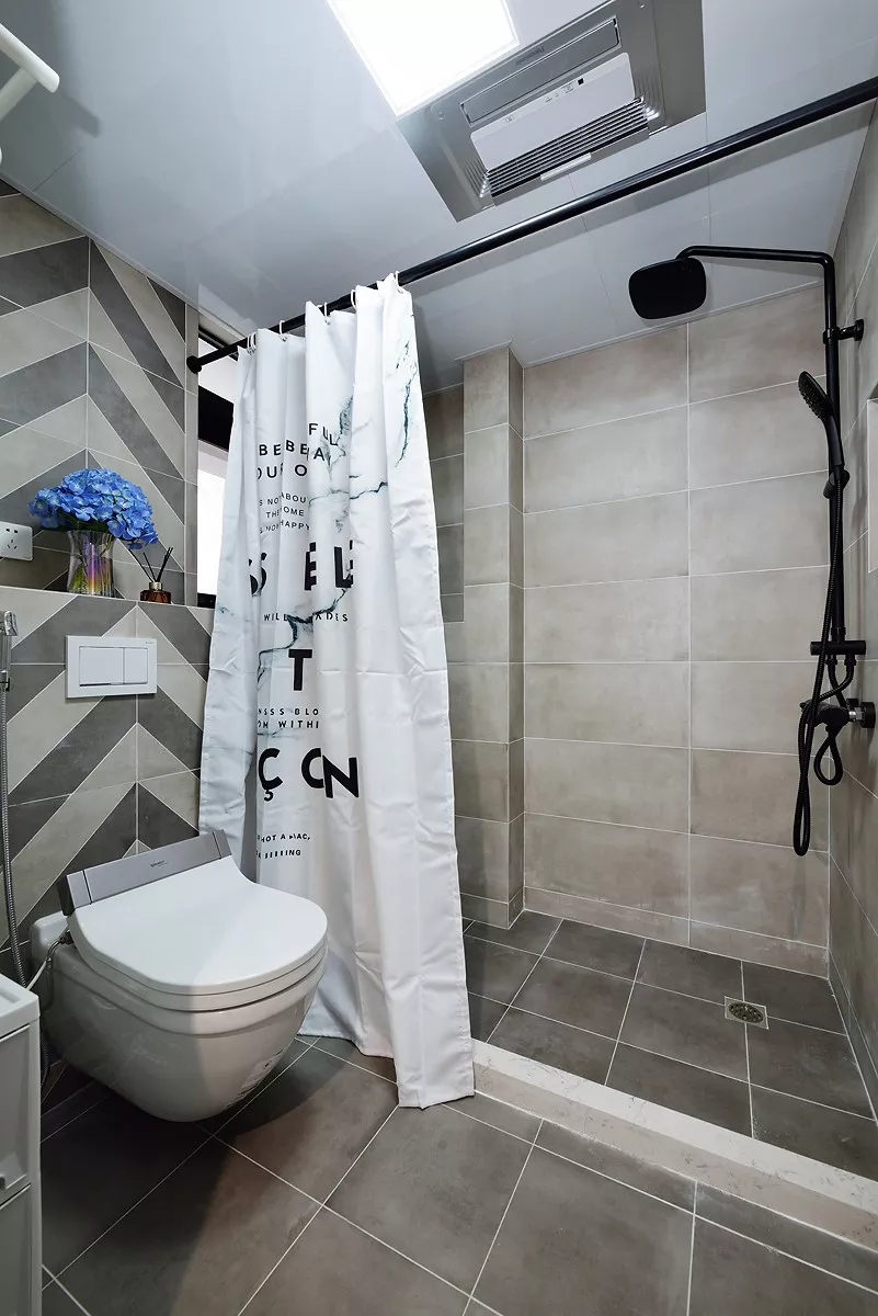 ▲卫生间地漏的五种设计，哪个排水效率高，还好看？