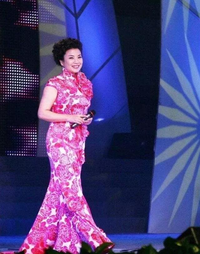 「关晓彤」她是李谷一的女儿,曾上过23次春晚,如今51岁仍然单身