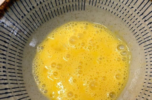 吐司■爱吃吐司的别错过这网红吃法，外酥里嫩，咬一口还爆浆，好吃