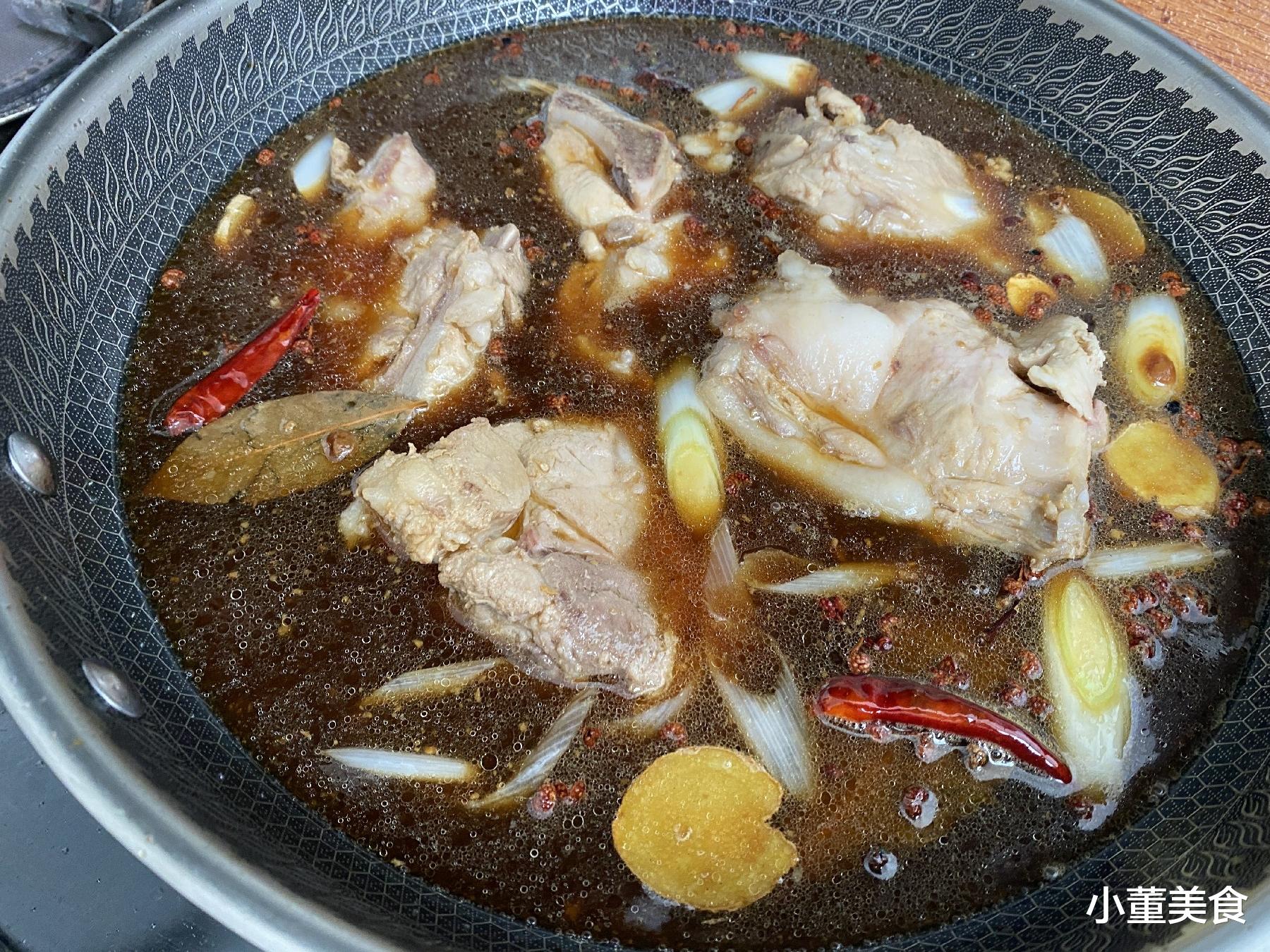 板栗|秋天，遇到这肉要多吃，比排骨便宜，比牛羊肉香，炖一锅太馋人