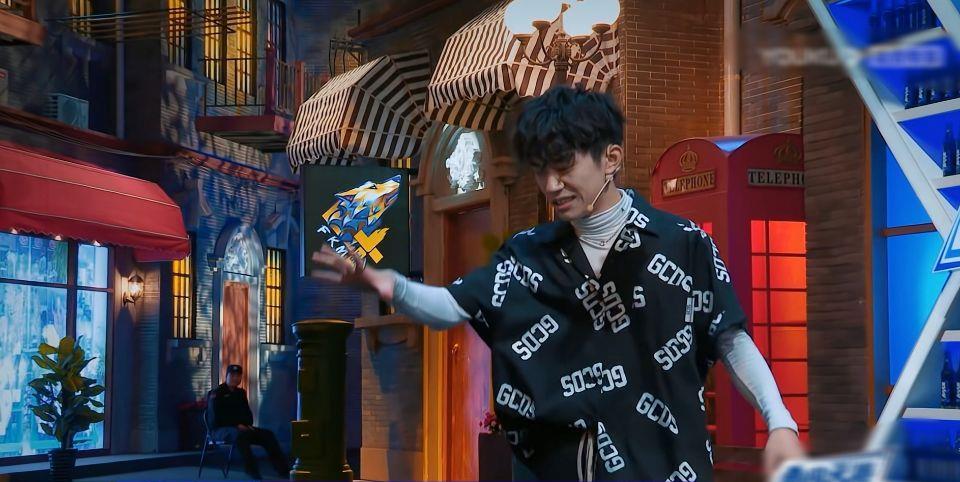 【张艺兴】《街舞3》节目录制，四位队长同框，张艺兴王一博同跳主题曲舞蹈