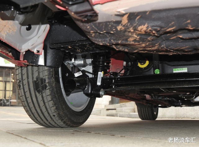 吉利汽车|吉利发布新款车型，轴距近2米7，油耗5.8L+CVT，4.99万比桑塔纳值