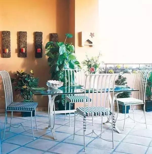 购房置业：好美的阳台和庭院，难得一见，买房就要这样装！