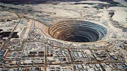 |苏联计划挖穿地球，为何挖到12263米被迫停手？亲历工人道出真相
