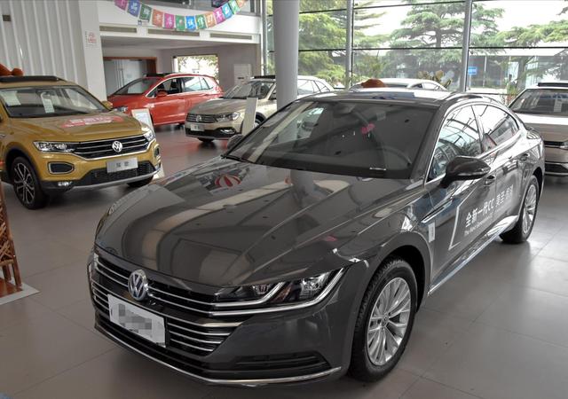 大众CC|最美大众CC也扛不住了,猛降3万,加速7秒,无框车门最霸气!