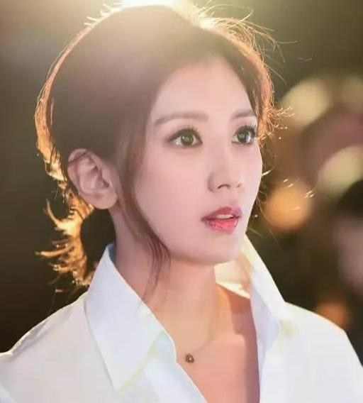 贾静雯|18岁拔掉父亲呼吸机,两次未婚先孕,如今的她怎么样了?