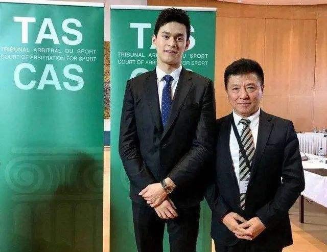 「高云翔」高云翔律师：家人和亲人除了高兴就是委屈想哭！疑暗指董璇也开心