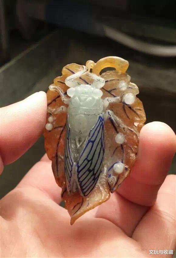 #翡翠#把一块普通的翡翠原石雕刻一只“蝉”，是不是感觉玉石雕刻很简单