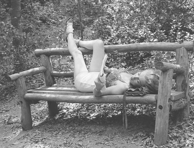 「月球」10张有价值老照片: 图4让人心酸、图6让人惊讶、图9美艳不可方物