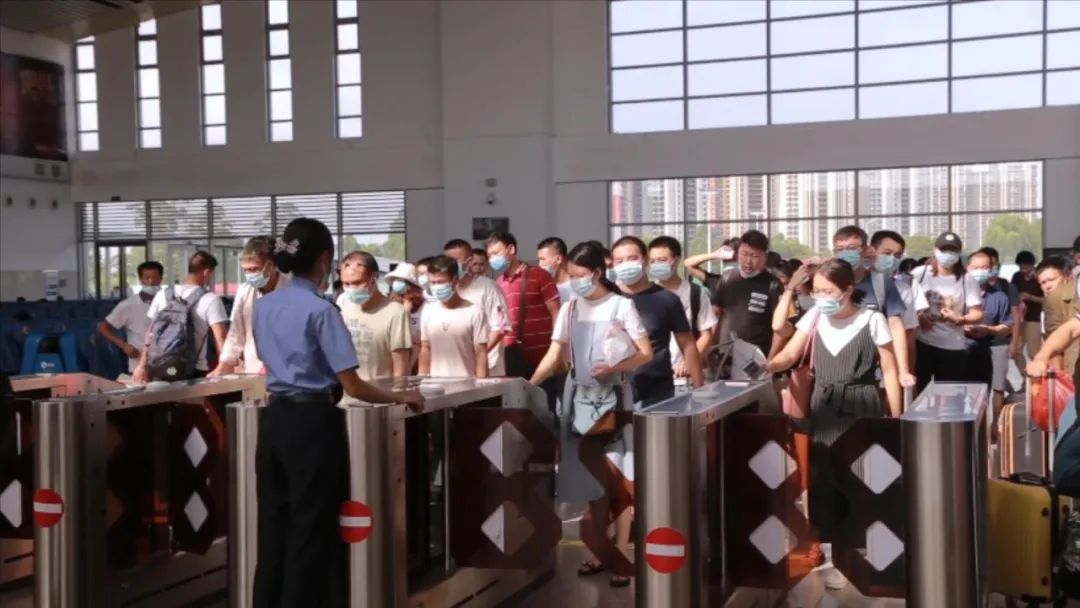 灵山|广西铁路加开列车啦！168趟“赶海”动车，只为带你参加这场盛会！