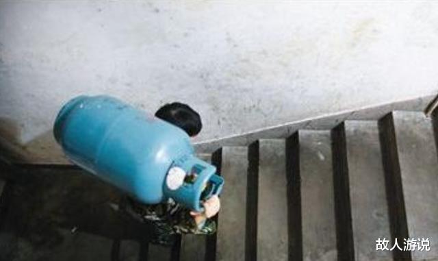 故人游说|女博士被收养24年，面对亲生父母登门认亲，为养父放弃富贵不相认