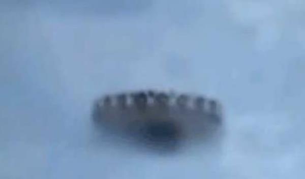 UFO：揭秘！国外宇航员拍下UFO，外观酷似观音的莲花宝座！