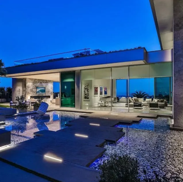 勒布朗·詹姆斯▲詹姆斯自曝想买豪宅？挂牌价高达5200万美元，一年场外收入的事情！