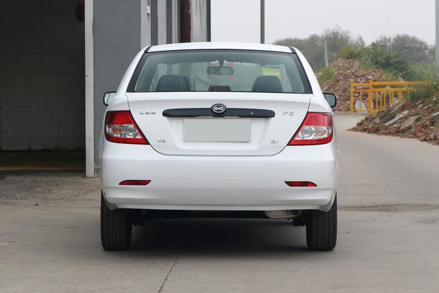 #比亚迪F3#比亚迪曾经的王牌，如今裸车价不到4万，油耗仅3毛3，适合工薪族