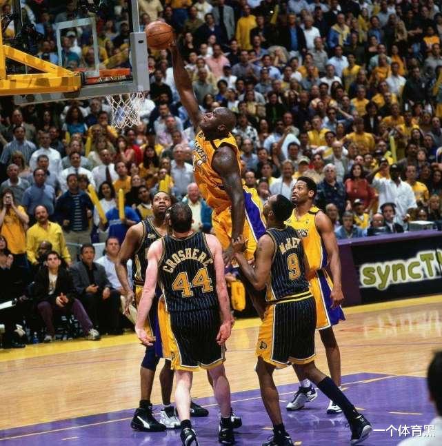 季后赛|单个季后赛砍下700分有多难？现役两超巨上榜，詹姆斯748分排第二