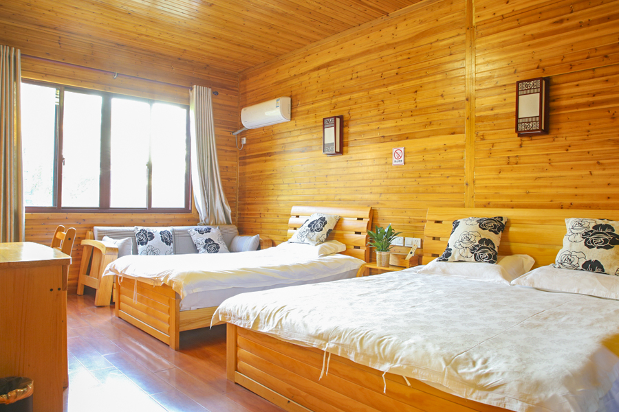 【钓鱼网站】这家农庄拥有百平的面积，钓鱼烧烤，草坪野炊，是你西山岛游玩的不二之选！