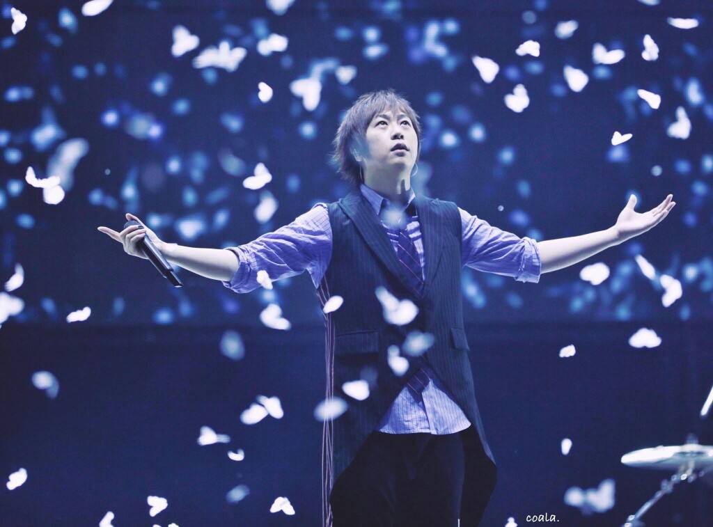 [五月天]五月天线上演唱会完美结束，网友直言内心感慨良多