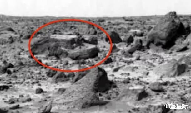 「NASA」轮廓清晰!有人在好奇号着陆点3米处发现一艘“船”,NASA不置可否