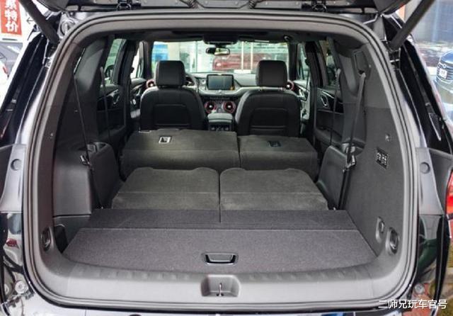 新车@又一美系中大型SUV，长4999mm，起步2.0T+9AT，7座布局，或25万起