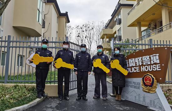 冰视频|杭州出“新招”留住辅警：授警号、可入编、发年薪