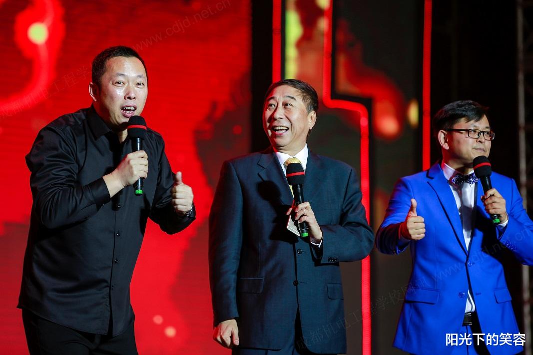 [冯巩]已经62岁冯巩的妻子曝光，夫妻恩爱36年，原来是大家熟悉的她