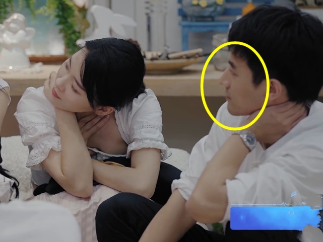 钟佩妍|心动3：钟佩妍“安全手”火了，男嘉宾刚想偷瞄，她当下反应显情商