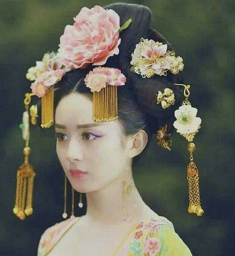 赵丽颖太保守演不了"苏妲己"?看到她的定妆照后,网友:打脸不?