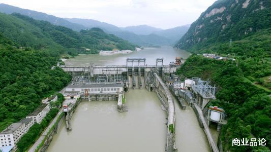 黄金价格|两位首富败走太阳能行业，一位20分钟亏936亿，一位百亿身家归零