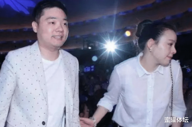 『丁俊晖』中国台球第一人丁俊晖身价上亿，用白富美娇妻，身材颜值不输模特