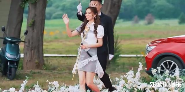 明星素颜|跑男“最怕素颜”女嘉宾，录节目拼命补妆照镜子，连郑恺都愣住了！