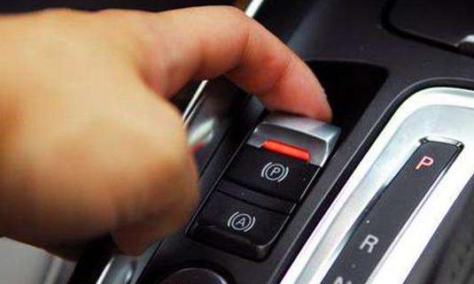 @机械手刹和电子手刹，哪种更安全？十个人里，没几个人猜对