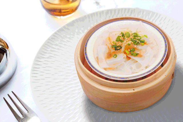 听说有群机器人乘“太空舱”悄然登陆广州？