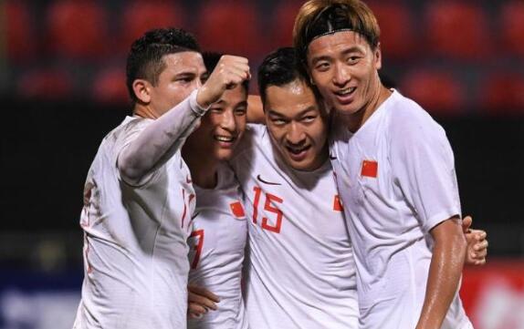 费南多：中国足球再传捷报！国足将组史上最强阵容，里皮钦点归化他