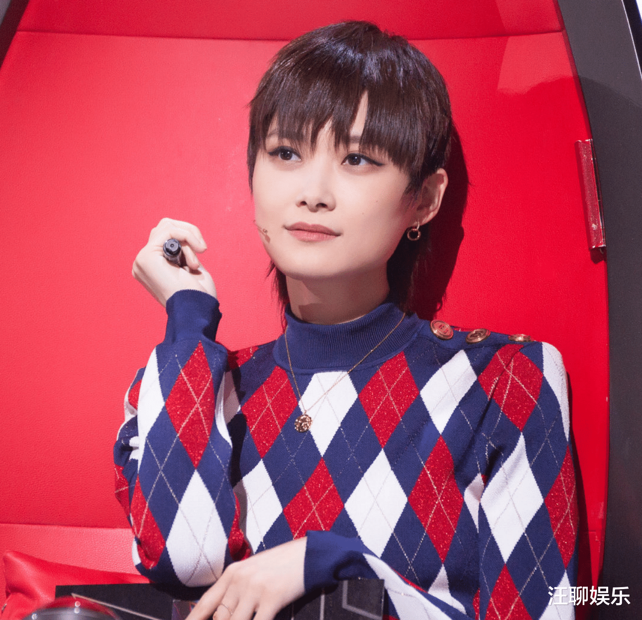 李健|中国好声音：李健成了最后的赢家，手握两张王牌，强势杀进总决赛