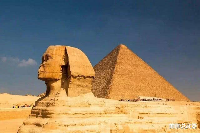 「神剑」法老“图坦卡蒙”旁边躺着一把3千年“神剑”，拔出剑身后，考古队都看懵了