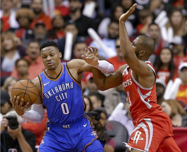 【火箭队】换血！火箭2笔签约，要2000万中锋，31岁老将弃用，双MVP夺冠大增