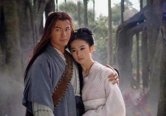 黄晓明|质疑声再多，也挡不住黄晓明的光芒，金鸡影帝实至名归！