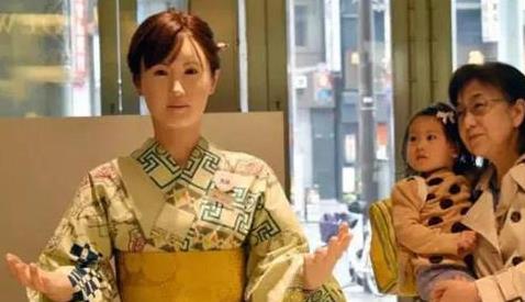 机器人:日本女性机器人预售,被抢购一空,原来是她有三项“专属服务”!
