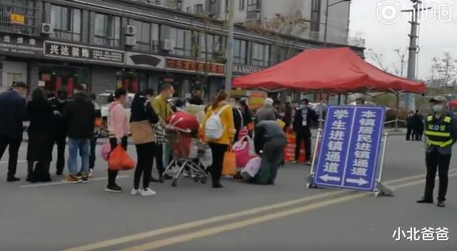 「陪读」高考往事:为了3天,母亲小心翼翼陪读了3年