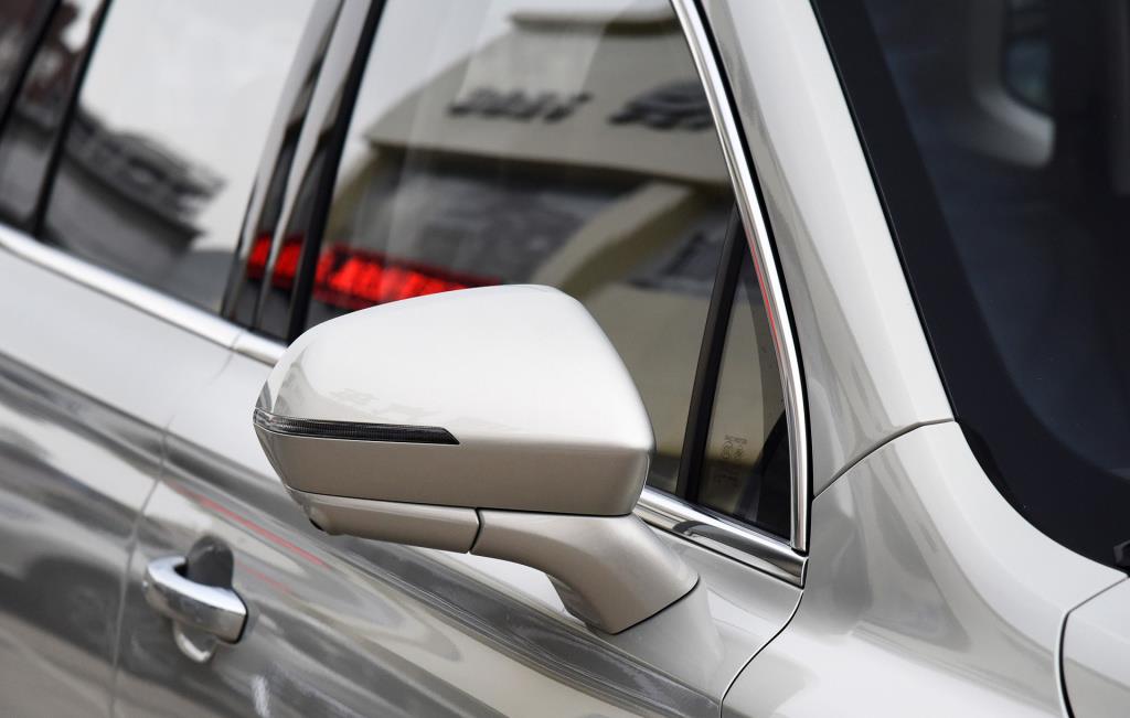 荣威RX5@上汽再添“实力派”SUV，名牌2.0T+6DCT，比途岳还帅气，仅15万起