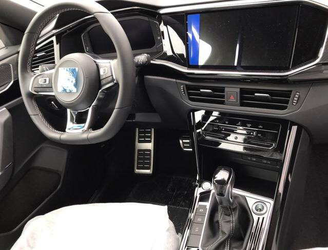 『大众汽车』2020款大众探岳到店，配置有所调整，黑武士运动外观霸气侧漏