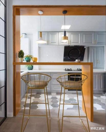 恨不得让毛坯房秒变安乐窝，实现当初承诺女友的豪言壮志